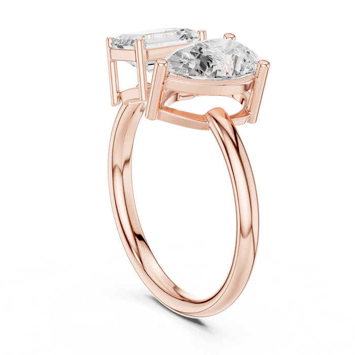 Toi Et Moi Et Lab Grown Diamond Three-Stone Engagement Ring yellow gold video